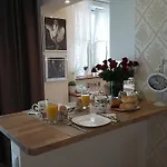 Apartment Kredytowa Warschau